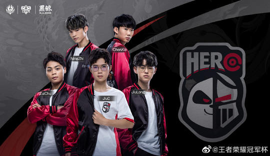 围绕他进行 围绕他进行